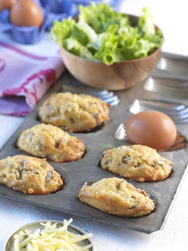 Madeleines salées aux lardons et gruyère